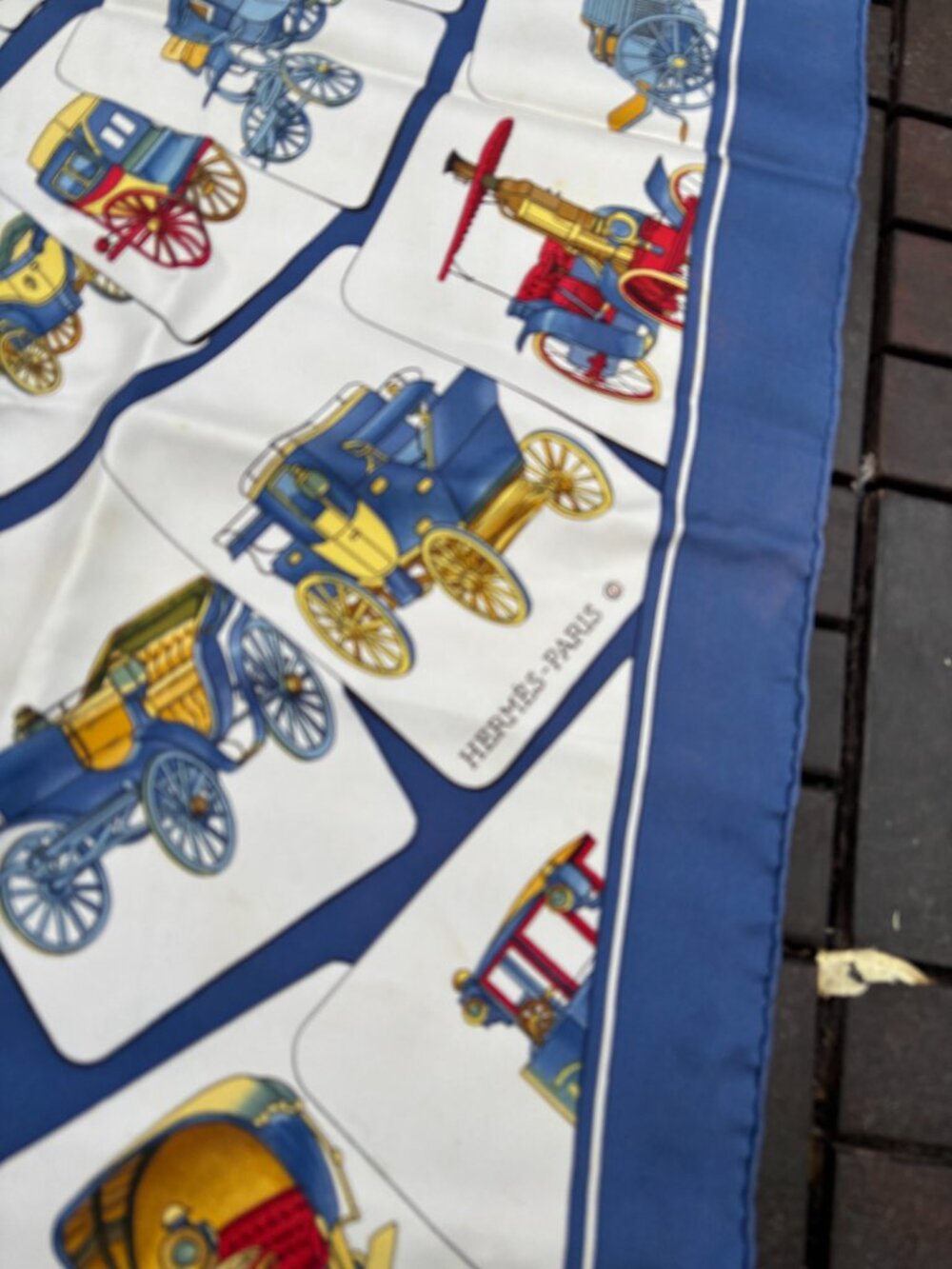 Authentic HERMES Carre 90 Scarf "CARROSSERIE" Silk Blue - Picture 4 of 9